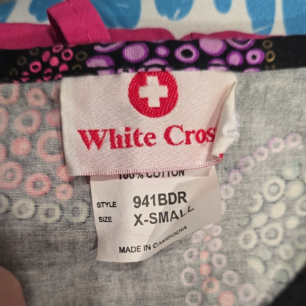 White Cross Multicolor Patterned Garment - image 3